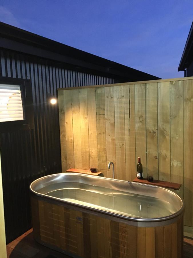 Skylight House With Stunning Outdoor Bath * Lake Tekapo